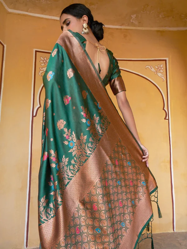 Green Banarasi Silk Woven Dual Tone Floral Design Saree with Unstitched Blouse Piece Janasya 5512